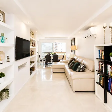 The White Apartment: Luxury, And Design Apartmán *