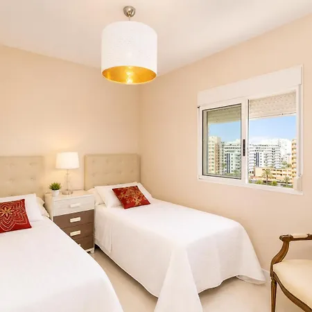 The White Apartment: Luxury, And Design Apartmán