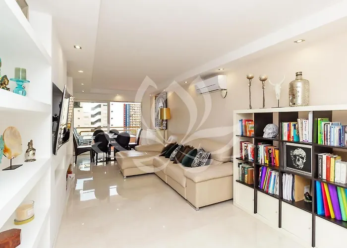 The White Apartment: Luxury, And Design Apartment *